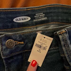 High-Rise Secret-Slim Pockets Raw-Edge Rockstar Super Skinny Jeans